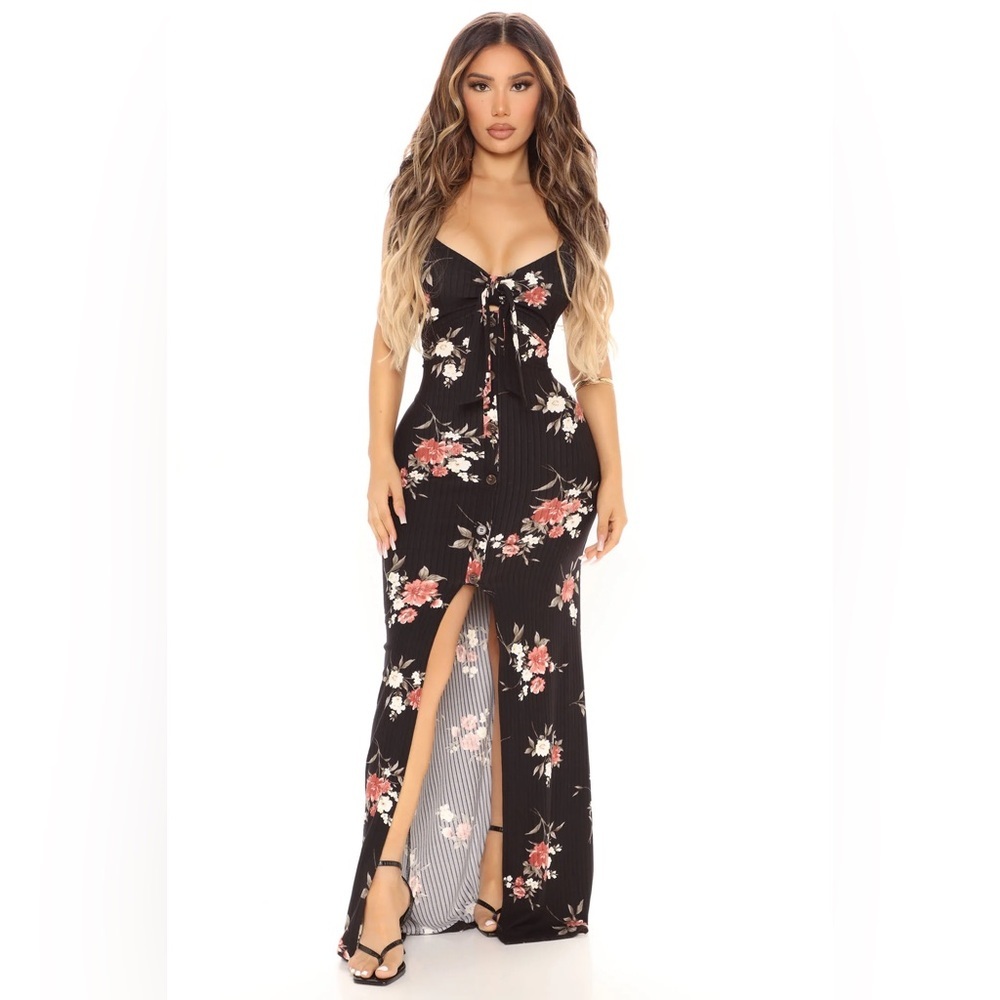 Nwt Black floral maxi‎ length ribbed dress nwt